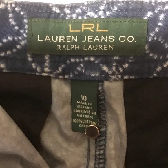 LRL Lauren Jeans Company Blue Circle Print Cotton Shorts, Size 10 - Picture 9 of 11